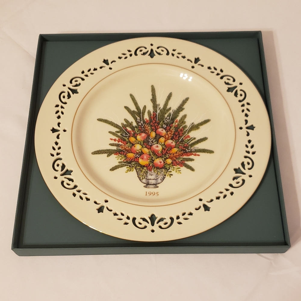 Lenox Colonial Bouquet Plate 1995 First Edition Series